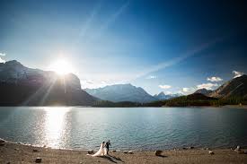 Beneath open skies: Alberta’s natural backdrop for unforgettable vows – Sweethavenbarn