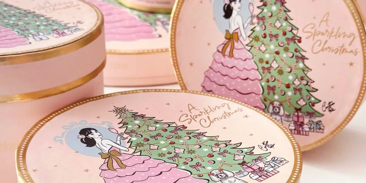 Celebrate the Holidays with Charming Christmas Cups and Cosy Drinkware