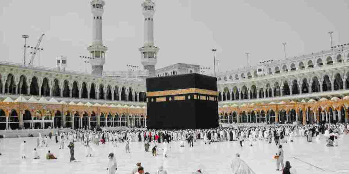 Reserve a Group Umrah Tour with Makkah Tour