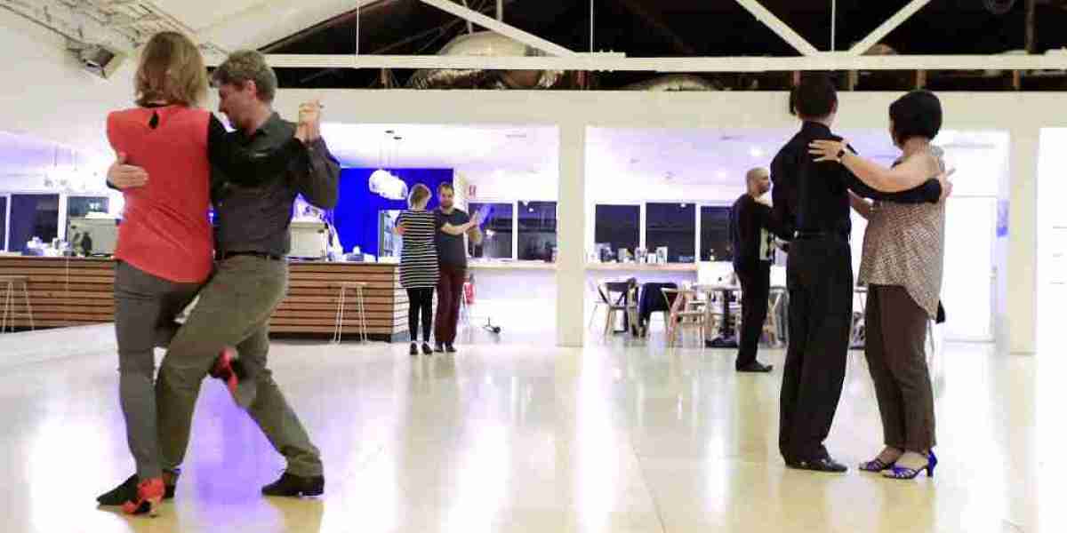 Can You Attend Group Dance Class Without Switching Partners?