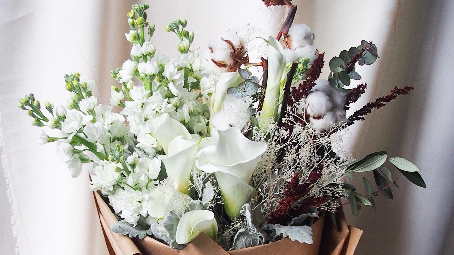 Whizolosophy | Where Can I Find Premium Flower Delivery Services in Singapore?
